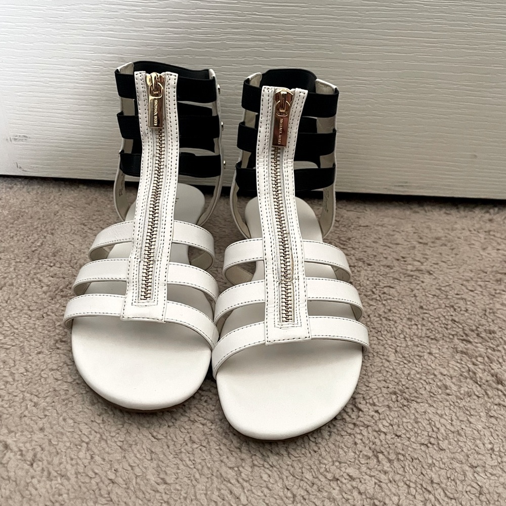 Michael Kors Codie White Leather Sandals with gold studs Size 7